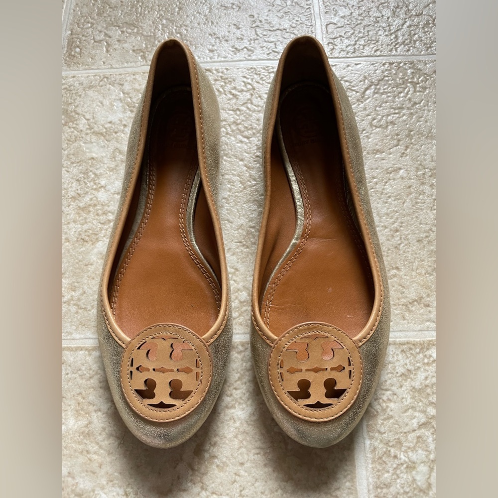 Tory Burch Gold Leather Shoes Size 8 Flats
